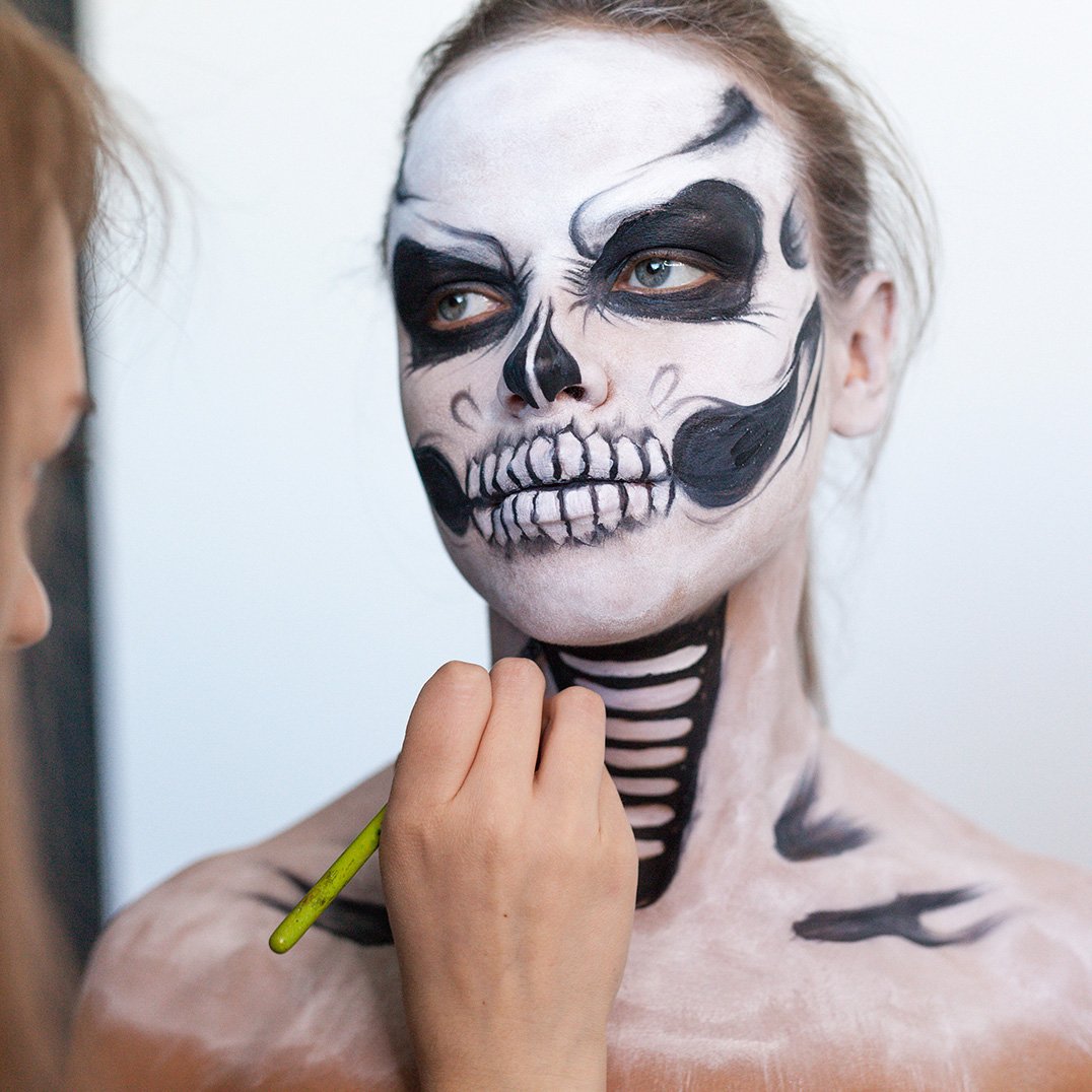 Halloween makijaż kościotrupa