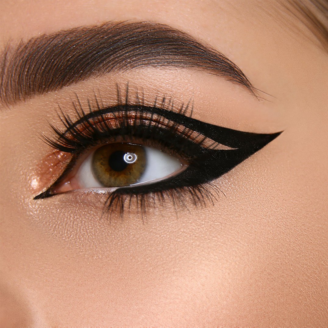 Graficzny makijaż oka - eyeliner