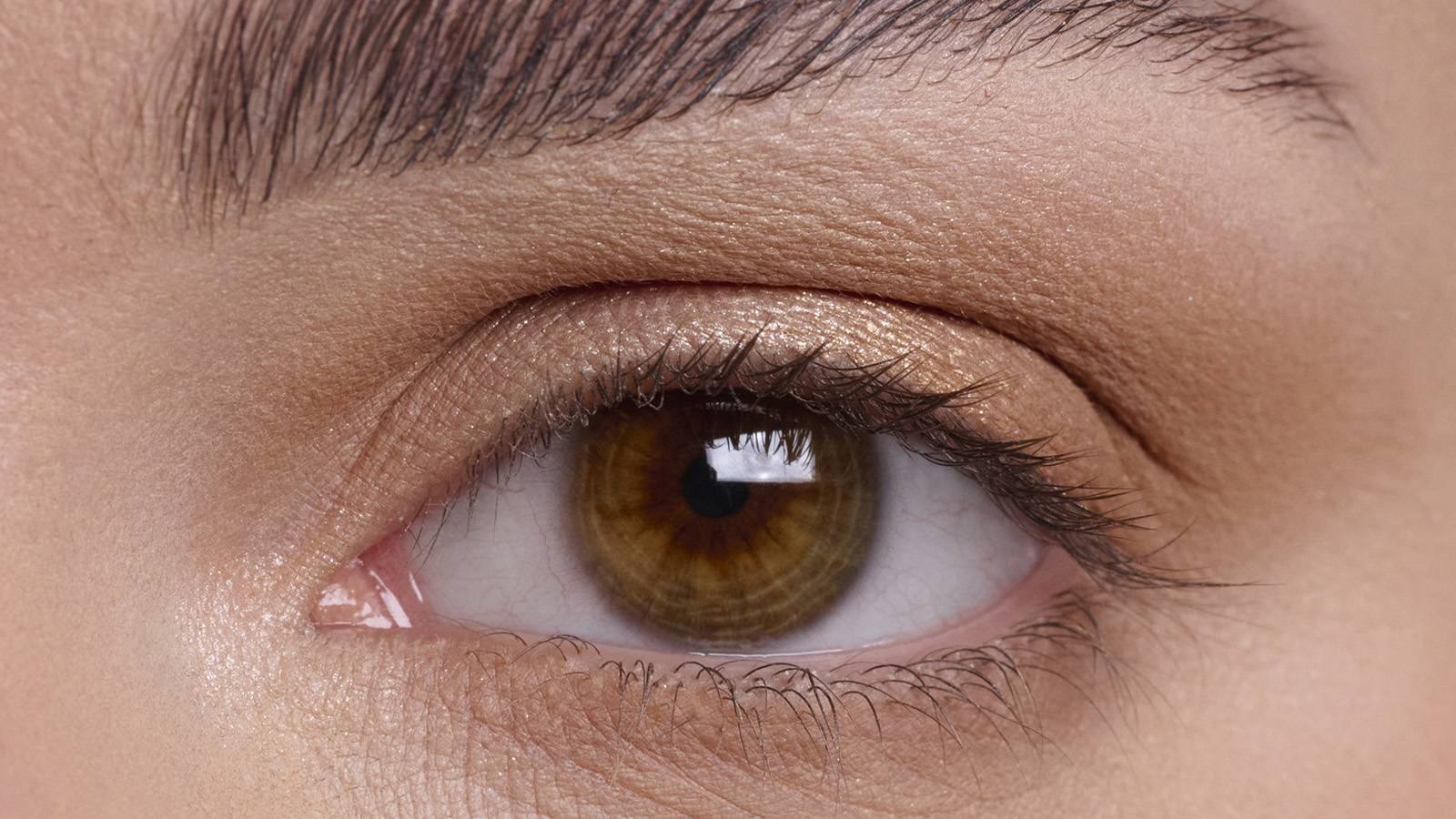 Macro before Maybelline Colossal 2020 1